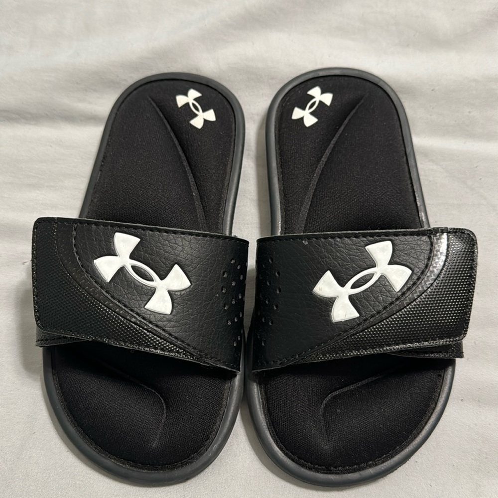 UA Boy Sliders - size 12k